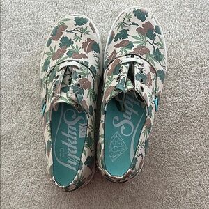 Leaf Patterned Sneakers